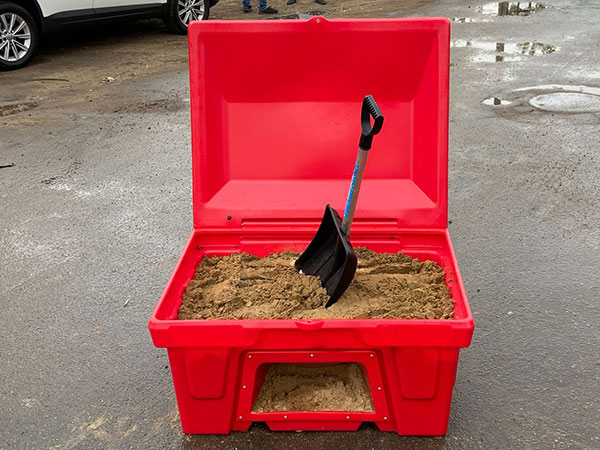 Ящики для песка пожарные из пластика