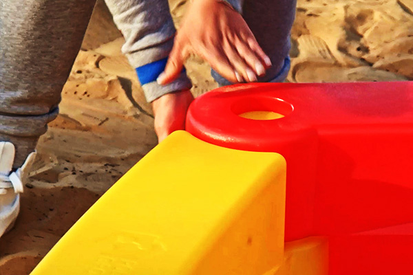 Особенности уличных пластиковых детских песочниц